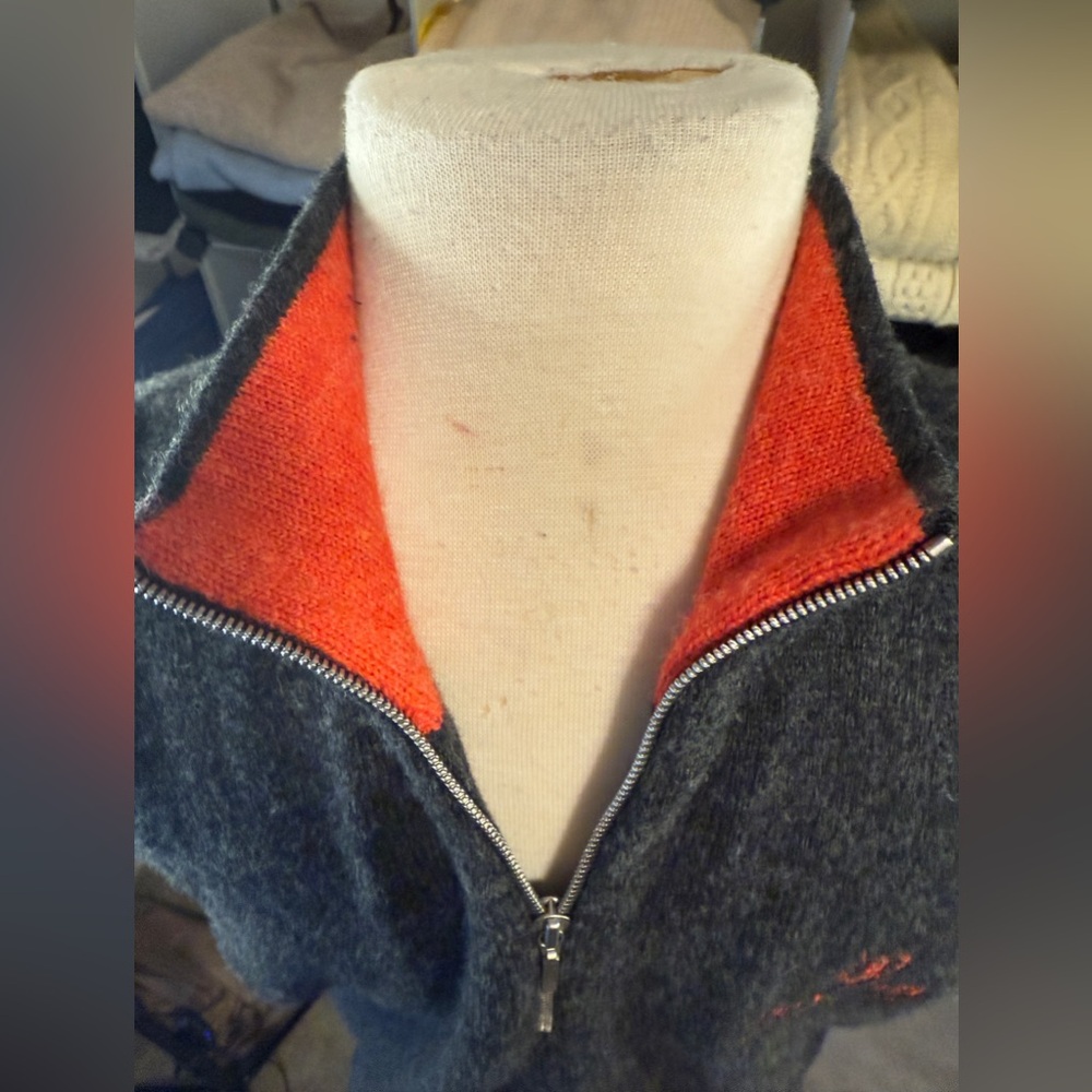 Gray Half-Zip Vest - image 7